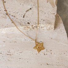  Collar Estrella Texturizada