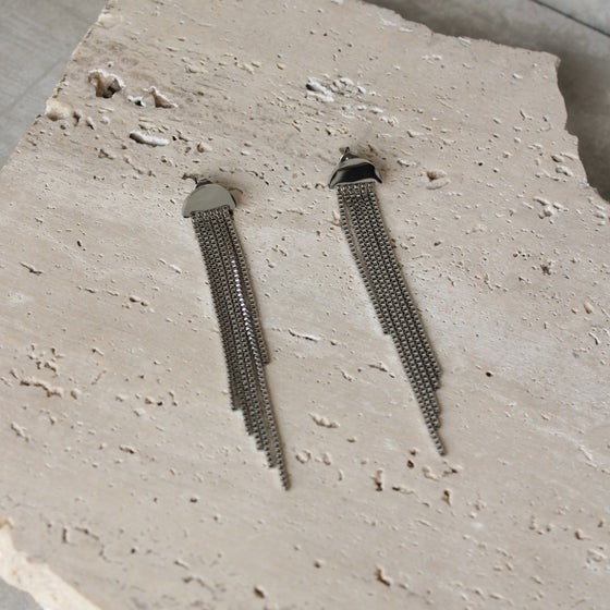 Aretes Delgados Tiras Plateadas
