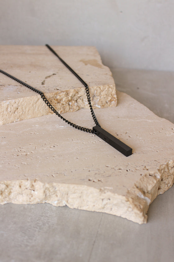 Collar Colgante Rectangular Negro