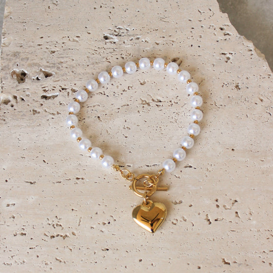 Pulsera de Perlas Con Hebilla y Corazón