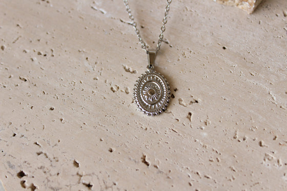 Collar Medalla Sol Plateado