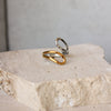 Anillo Entrelazado Hueco Dos Tonos