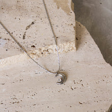  Collar Media Luna Plateada