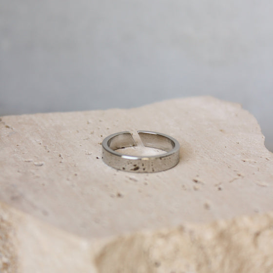 Anillo Delgado Plateado