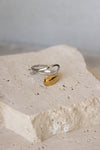 Anillo Entrelazado Irregular Dos Tonos