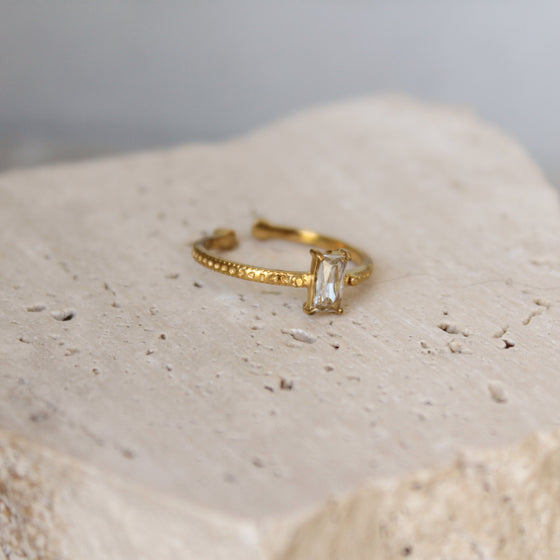 Anillo Solitario Rectangular Con Textura