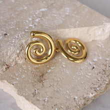  Aretes Lisos de Caracol Dorados