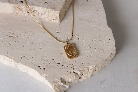 Collar Colgante Rectangular Luna