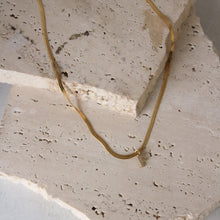  Collar De Serpiente Con Inicial En Circonias