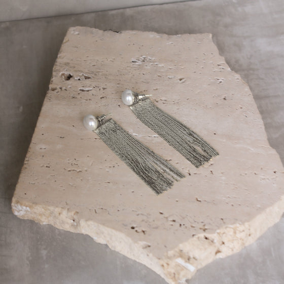 Aretes Largos Perla y Tiras