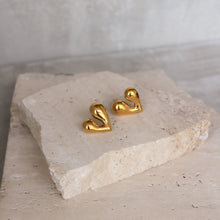 Studs de Corazón Irregulares