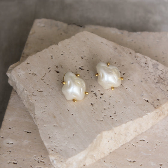 Studs de Perla Agua Dulce