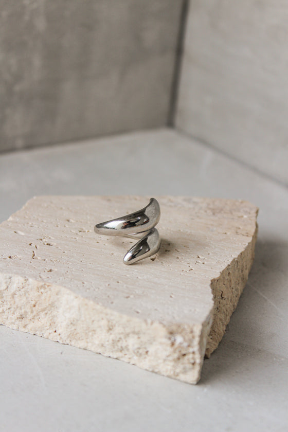 Anillo Entrelazado Plateado