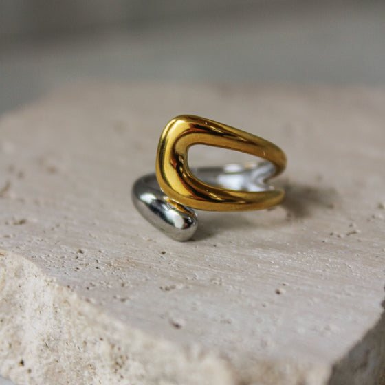Anillo Irregular Doble Tono
