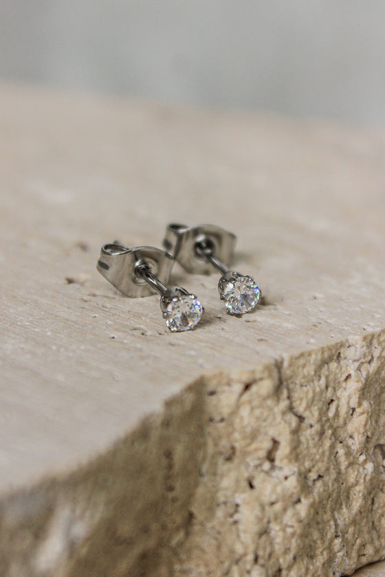 Studs Circonia Mini Redonda Plateada