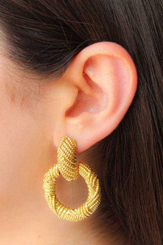 Aretes Eslabón Textura Dorados