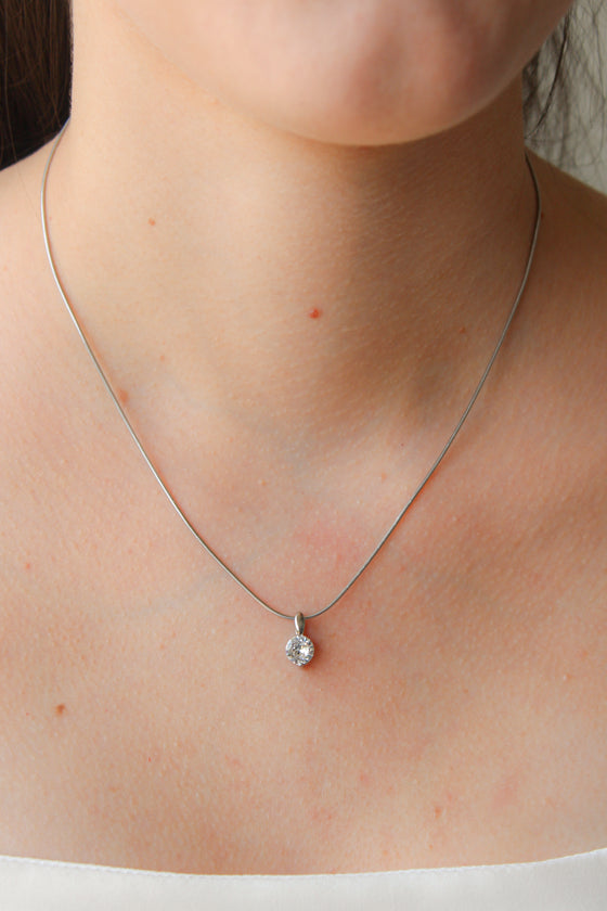 Collar Plateado Circonia Sencilla